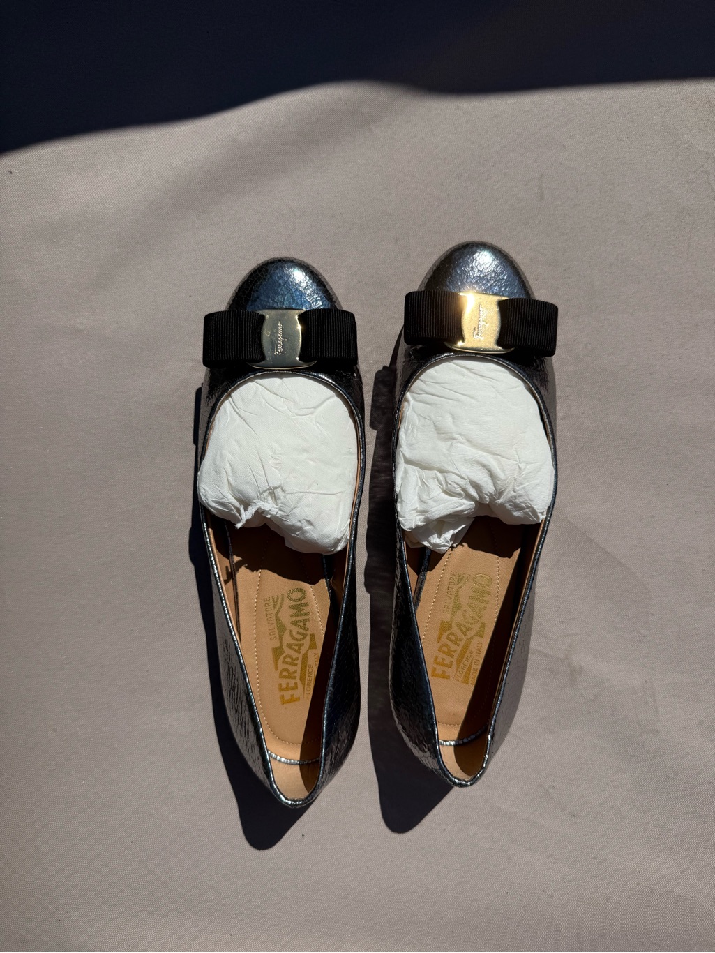 Salvatore Ferragamo Metallic Silver Vara Bow Leather Flats